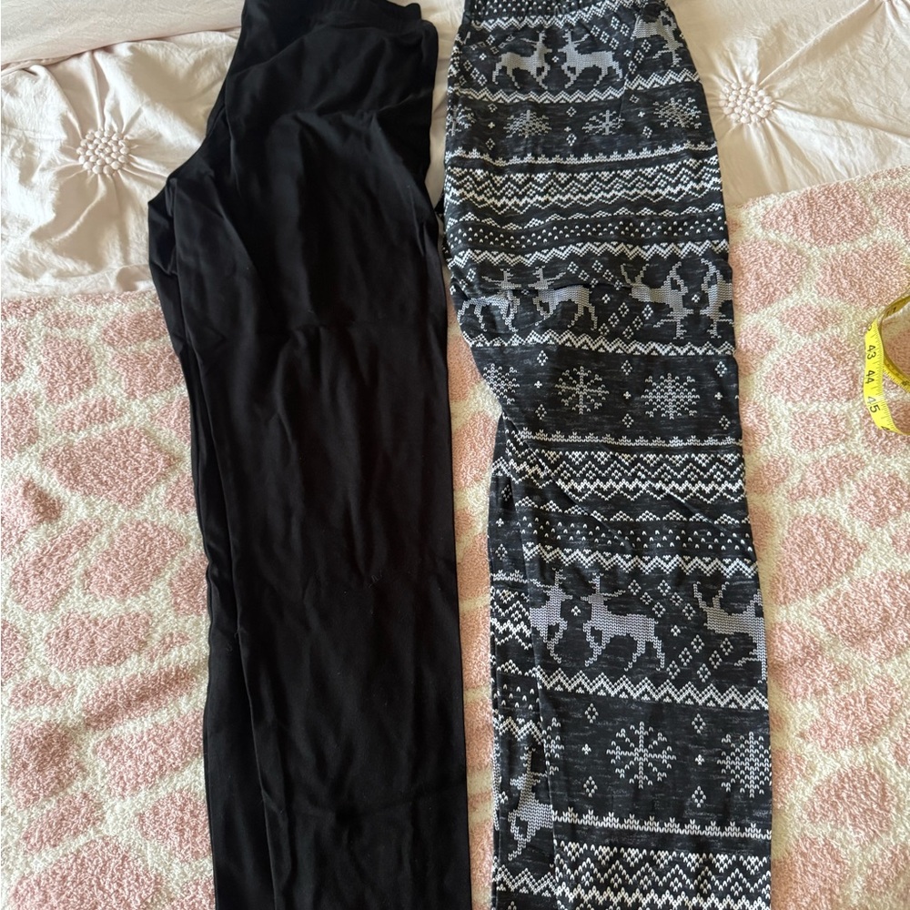 Bundle of 2 Black and Winter Pattern Leggings women size XL